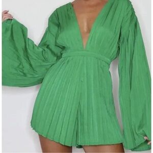PrettyLittleThing Emerald Green Pleated Dress